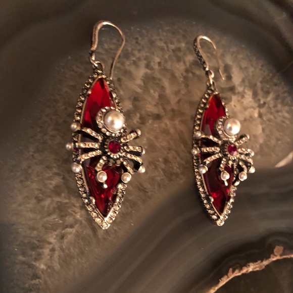 Oversized Spider Earrings Red - Picture 10 of 13